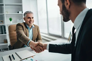 نحوه مذاکره برای درخواست افزایش حقوق + نمونه متن درخواست